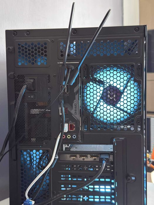 Vând PC Gaming + Monitor 360Hz + Mouse + Tastatură | RTX 4080 SUPER | Ryzen 7 7800X3D | 32GB DDR5