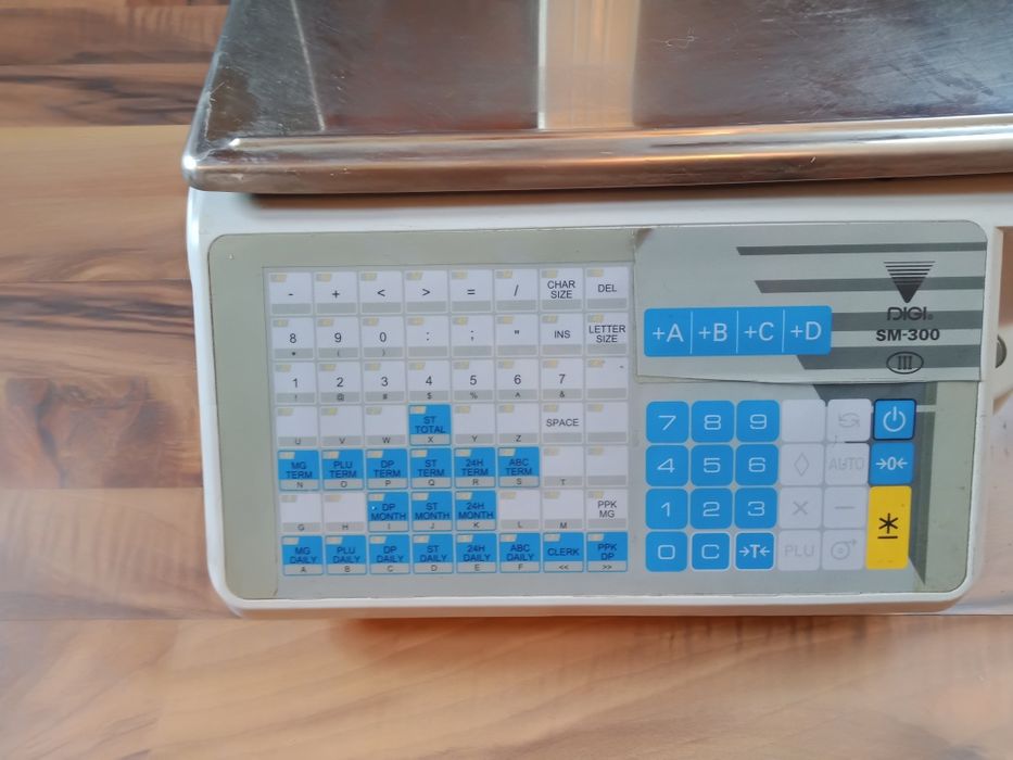 Срочно продам весы с печатью этикеток