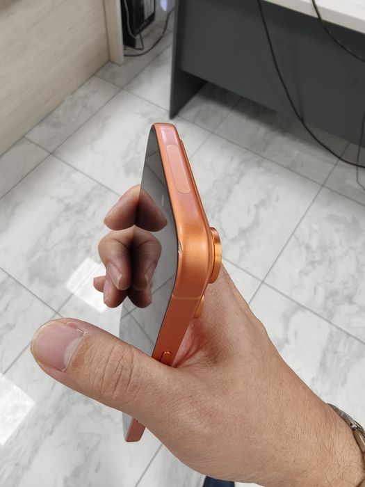 iPhone 17 promax orange