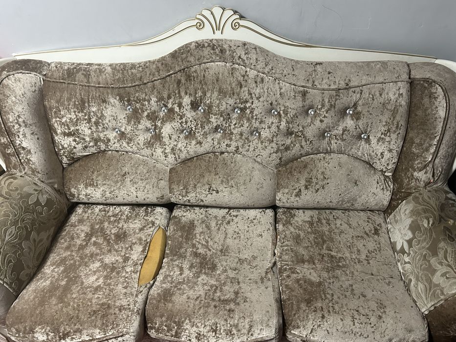 Продам диваны  срочно