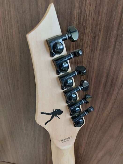 Электрогитара DEAN V Dave Mustaine – 6 струн