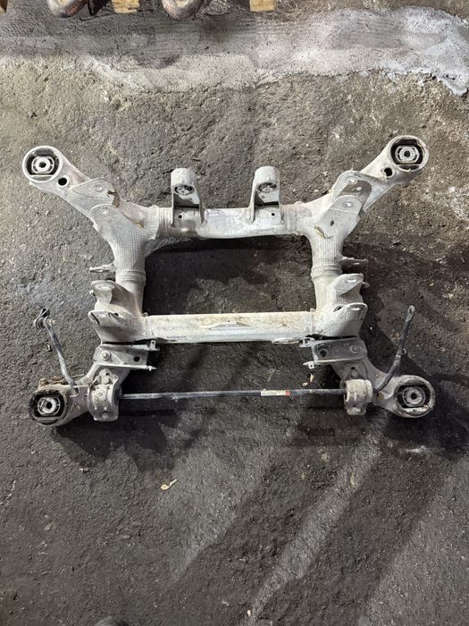 Преден мост за BMW F10 F11  заден мост