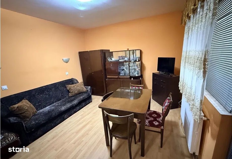 Apartament decomandat, etajul 1, garaj individual, strada Stejarului — fotografia 3