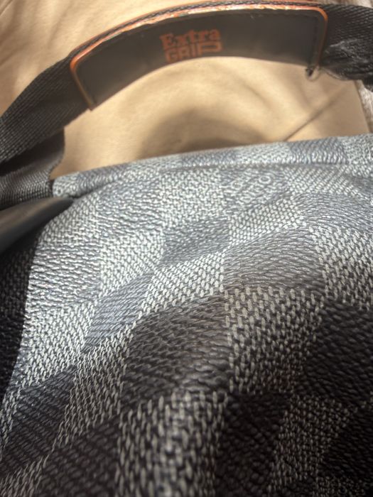 Louis vuitton оригинална раница с минимална забележка!