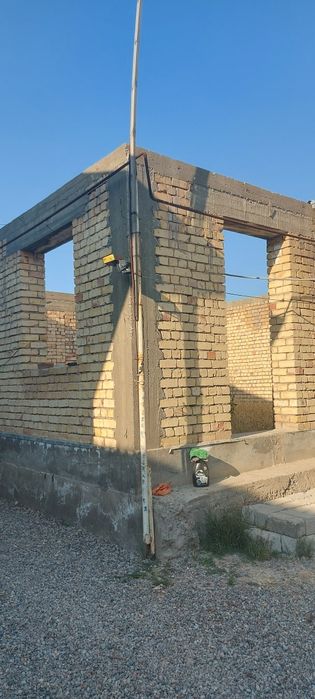 Узимни уйимни сотаман  Лайлак махалла Жданов 72000&