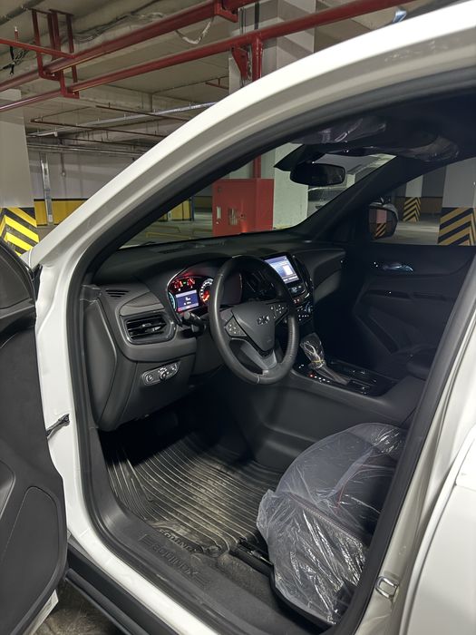 Equinox 441 milonlik  2023 yil bir qol