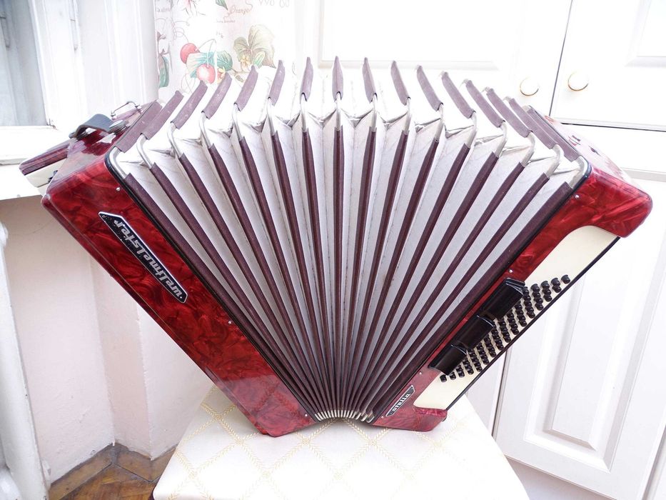 Акордеон Велтмайстер Стела 60 баса