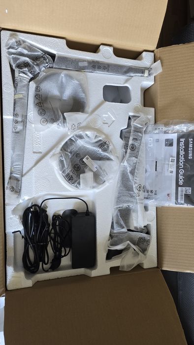 Монитор Samsung Odyssey G6 S27BG650EU