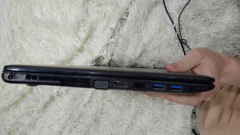 Продам ноутбук по запчастям