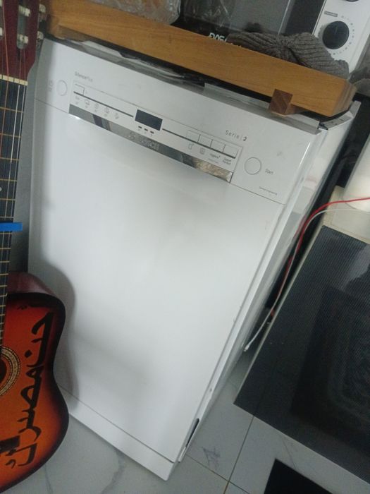 Продам Газ. Холодильник . Посуда мойку