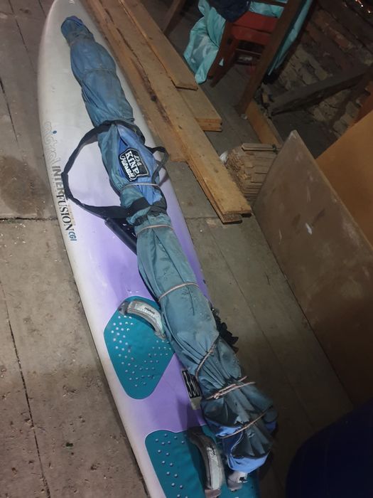 Placa windsurf cu vela nouă