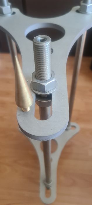 Stand boxe inox pini alamă