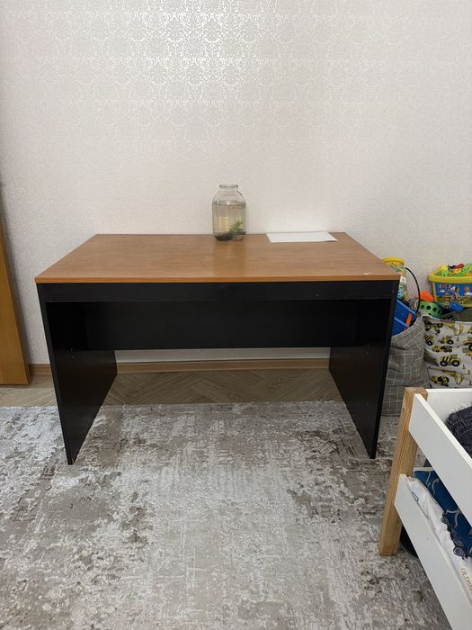 Продам стол письменный