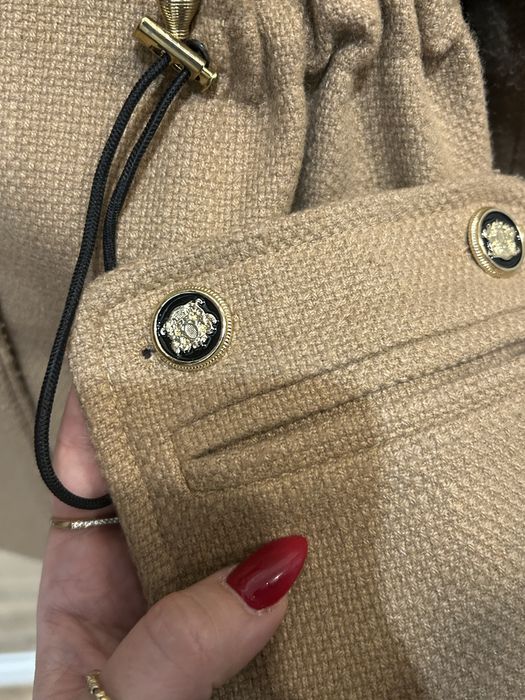 Късо кафяво палто