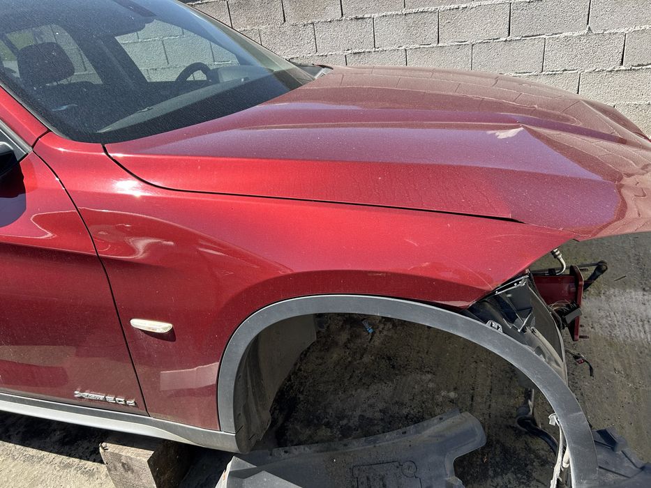 Aripa dreapta bmw X1 e84 an 2010 culoare vermilion rot metallic