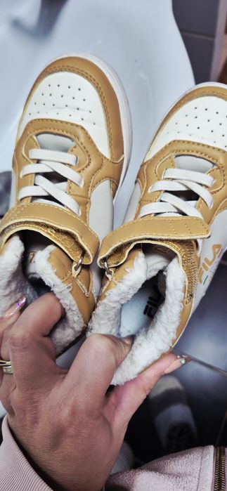 Vând ghetuțe fila baietel