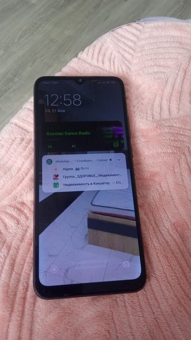 Продам телефон срочно