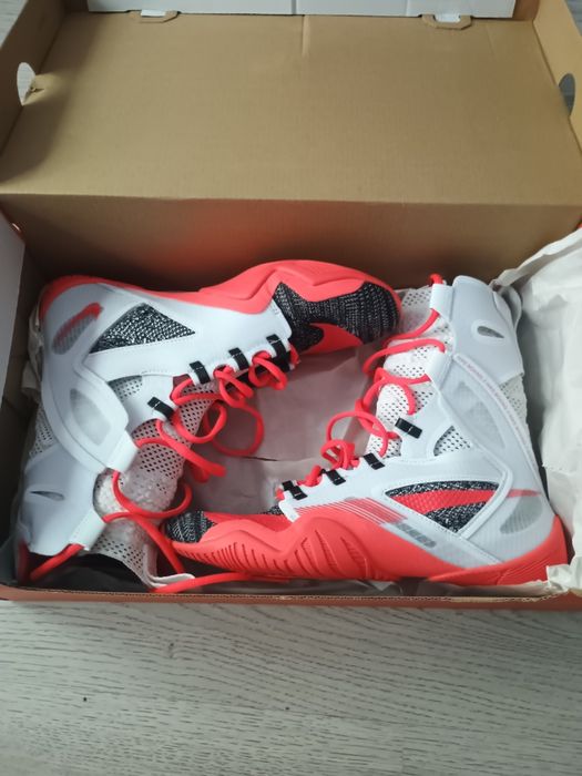 ex : ghete de boxat Hyperko2