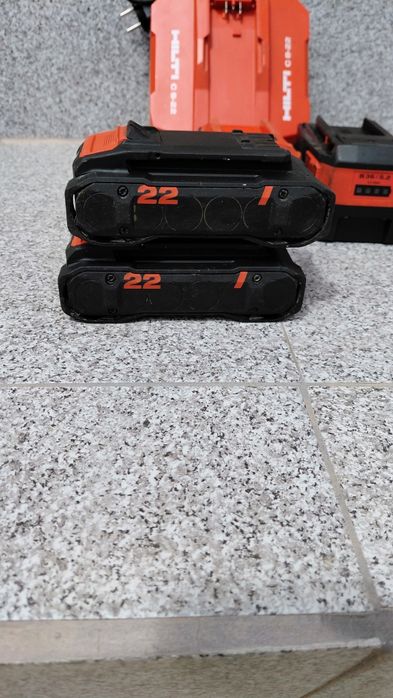 Hilti Батерия и Зарядно Nuron