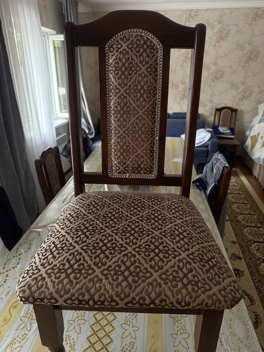 Продаю стулья для гостиной