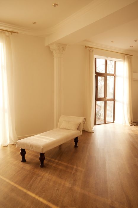 Продам кушетку и пуфик