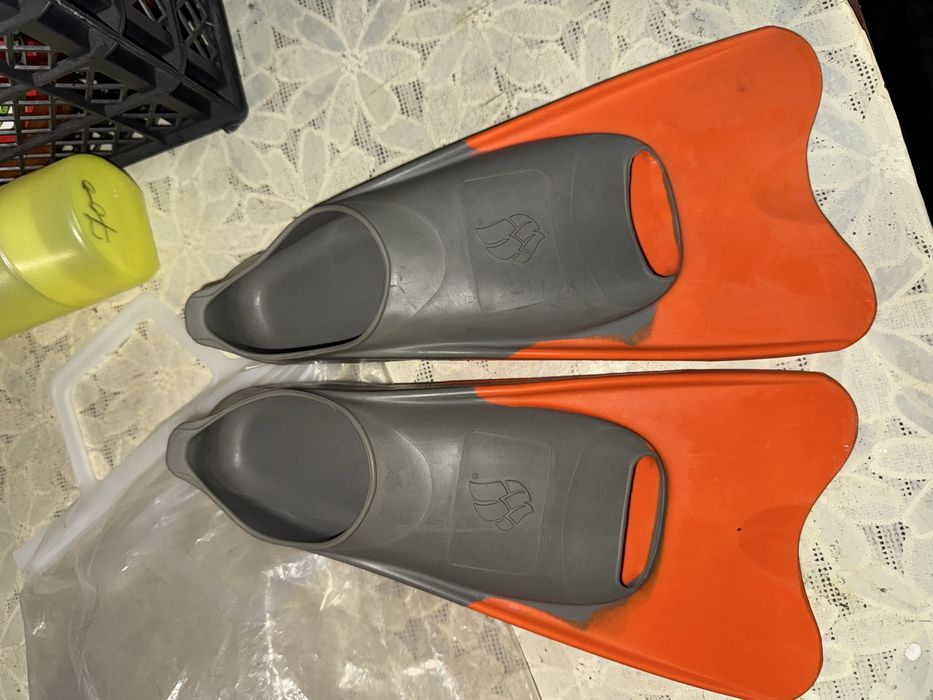 Продам ласты для бассейна