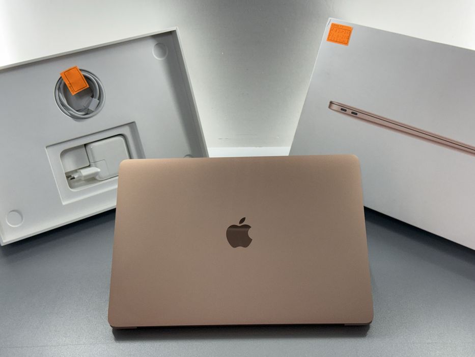 MacBook Air 2020 full komplekt!