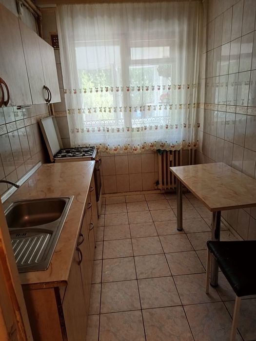 Apartament 3 camere, Militari