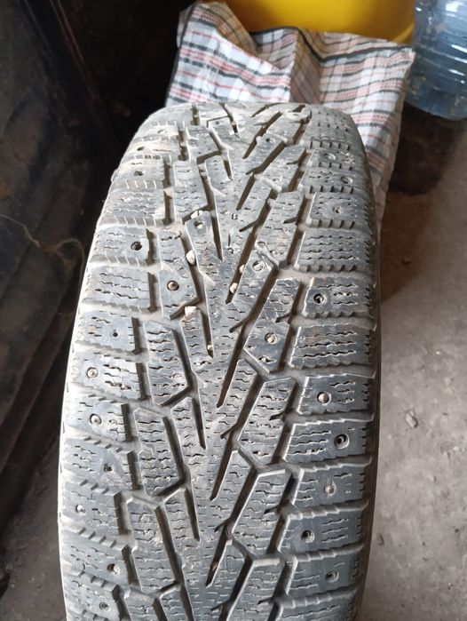 Продам шины зимние на 16