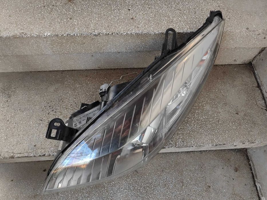 Фар Renault Megane Xenon ляв / Фар Рено Меган ксенонов Оригинален