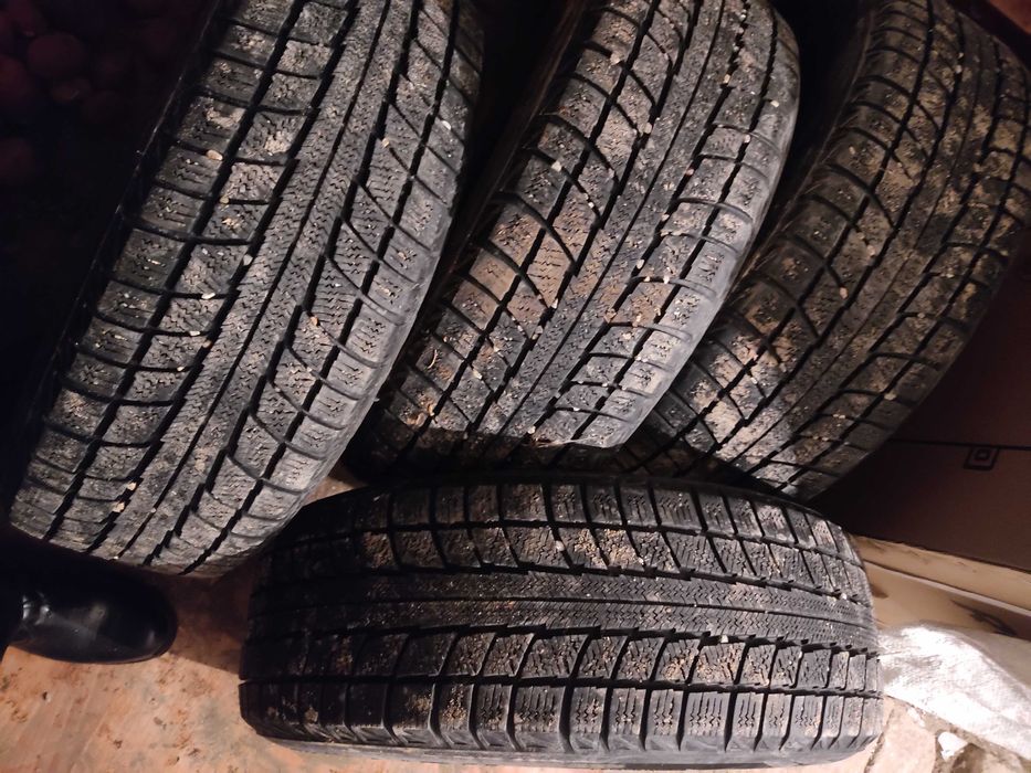 Продам Резину 215/60/16 (зимняя резина)