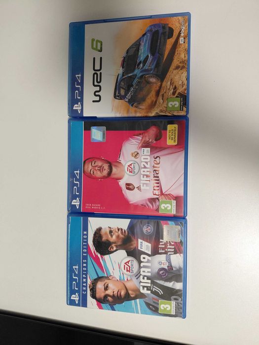 Продавам PlayStation 4 Pro (Пълен Комплект) – Обслужен, в Оригинална Кутия + 2 Джойстика и 9 Игри!