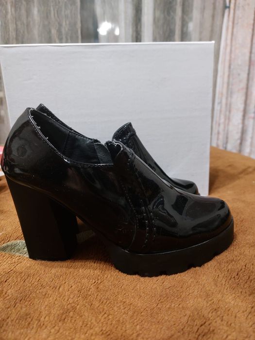 Продам туфли женские