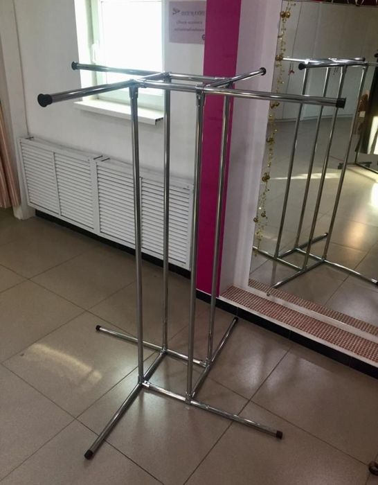 Напольная вешалка четырех сторонняя
