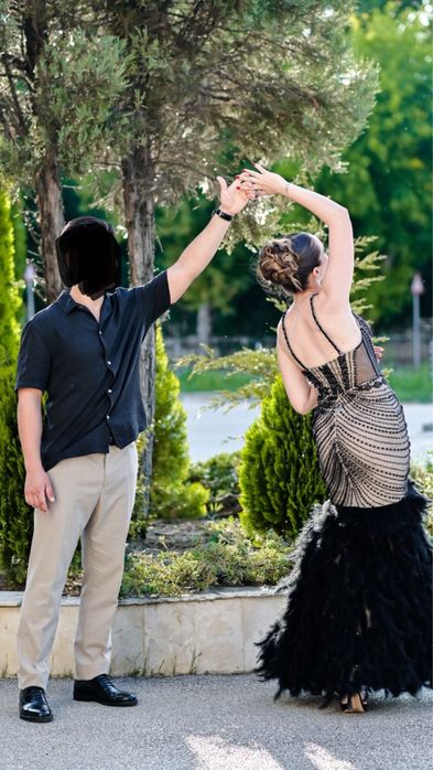 Елегантна бална рокля размер L, закупена от Италия, отлично състояние