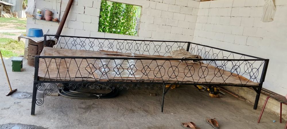 Тапчан в хорошем сос.