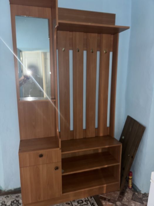 Вешалки шкаф состояние хорошое