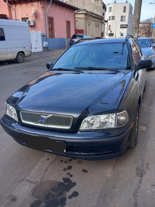 Masina de vanzare volvo v40