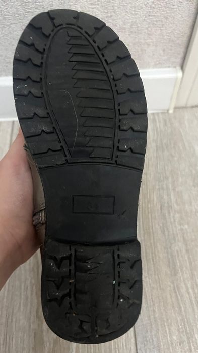 Продам осенньиюю детскую обувь для девочек б/у