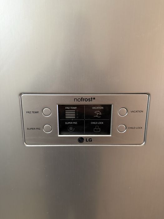 Хладилник с фризер LG