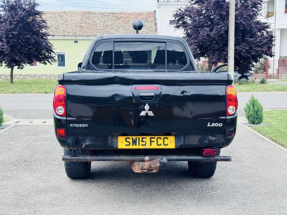 Vand Mitsubishi L200 2.5 DI-D Challenger 2015  2.5 DI-D 178  121.000 km