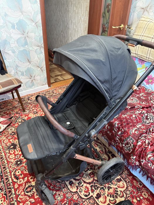Продам прогулочную коляску