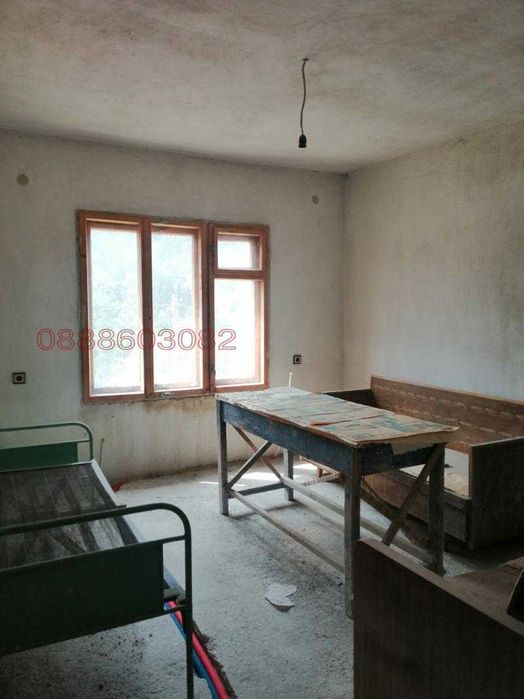 Продава 2 етаж от къща и таван