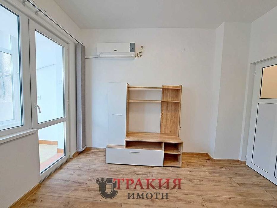 Дава се под наем Офис в Стара Загора, Център - 26 кв.м за 229.5 € - Снимка #4