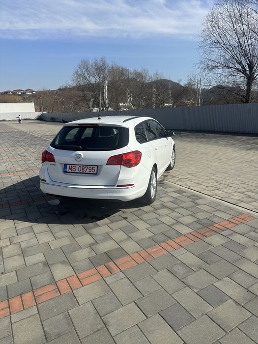Opel Astra J ~ 2013 ~ 1.7 Diesel ~ Parktronic ~ Cârlig ~ Euro 5
