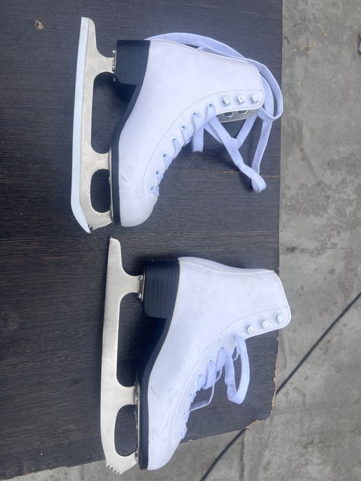 Продам роликовые коньки