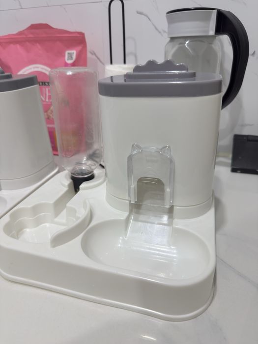 Продам автокормушка для кошек