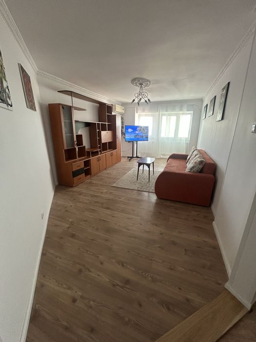 Inchiriez apartament cu 3 camere