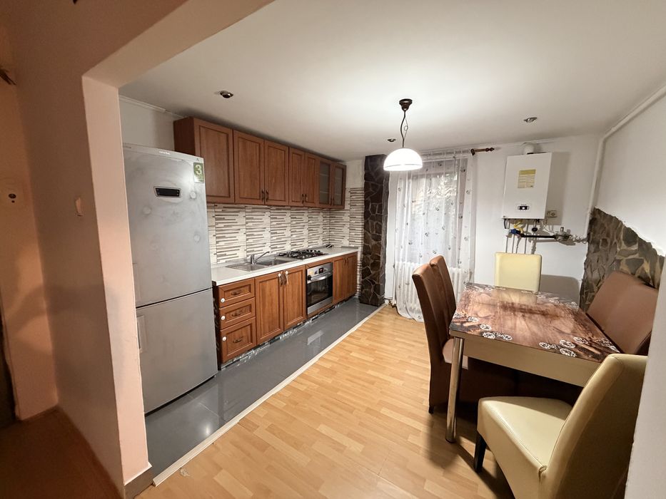 Apartament cu 3 camere