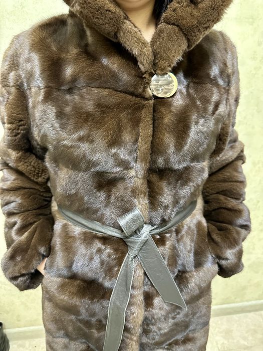 Продам норковую шубу